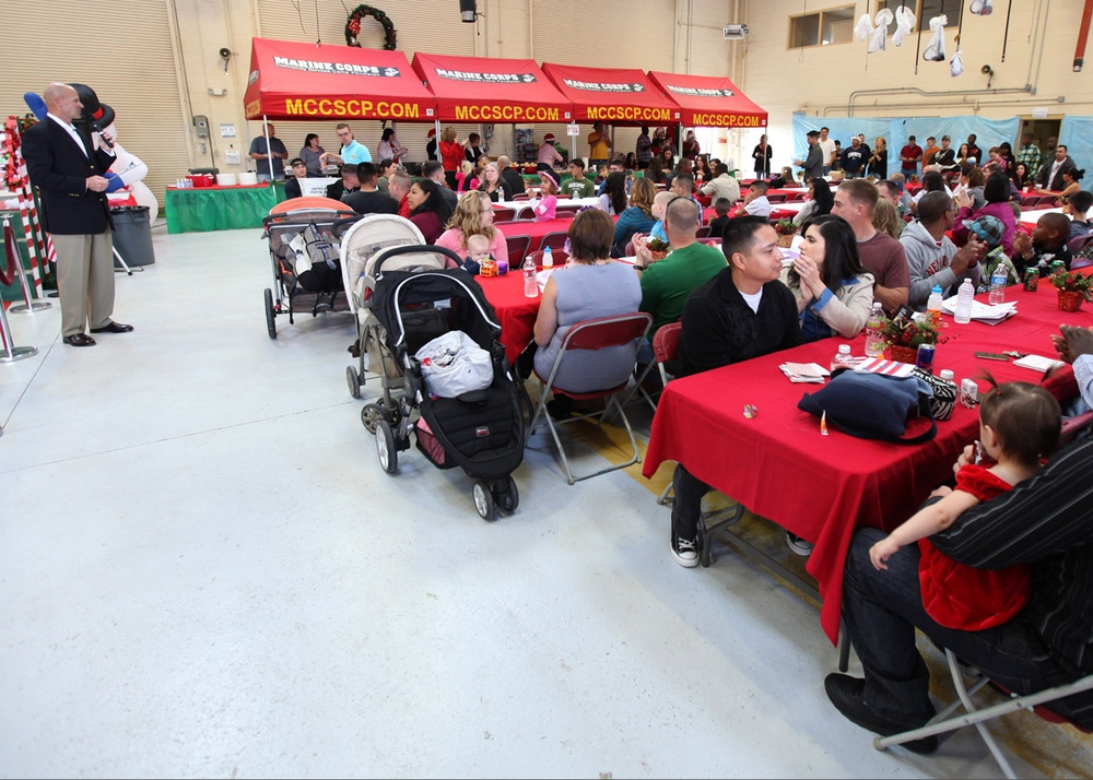 I MHG holds Christmas party prior to upcoming deployment