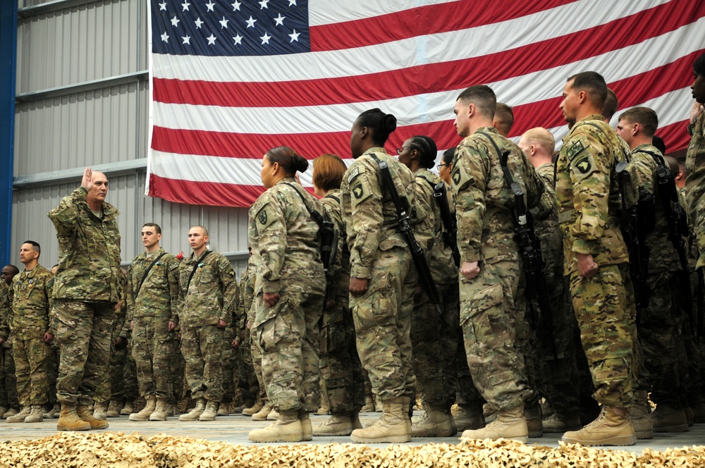 Army Chief of Staff Gen. Raymond Odierno administers the oath of re-enlistment