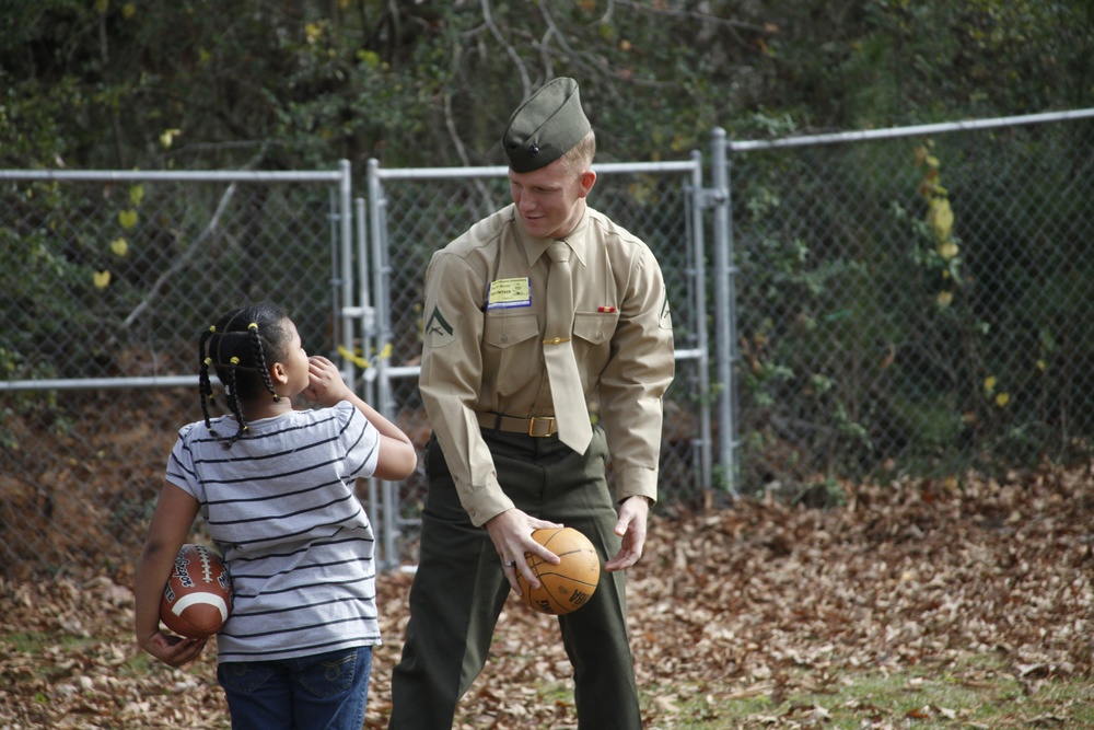Cherry Point Marines volunteer at elementary school