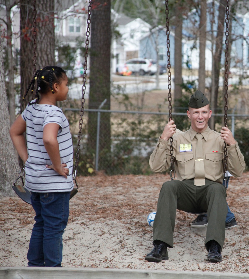 Cherry Point Marines volunteer at elementary school
