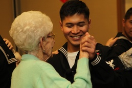 Sailors spend holiday party at retiree home
