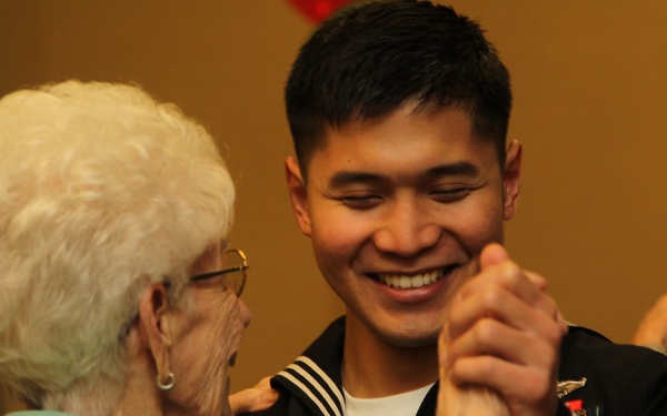Sailors spend holiday party at retiree home