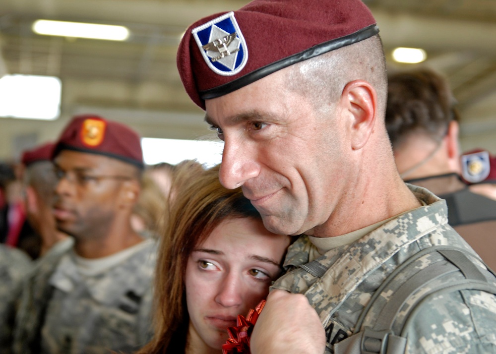 Home for the holidays: Last soldiers redeploy to Fort Bragg from Iraq