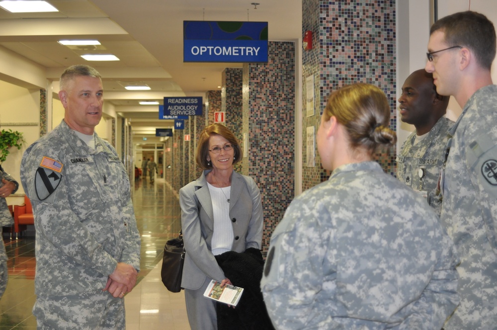 Army’s top non-commissioned officer visits Vicenza