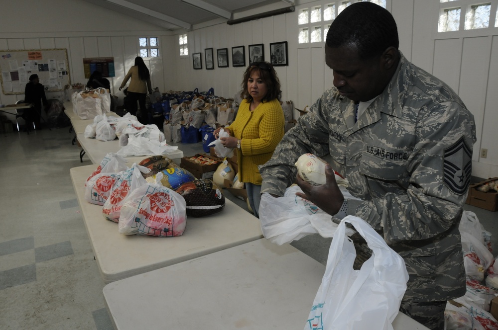 Nevada Air National Guard helps holiday community