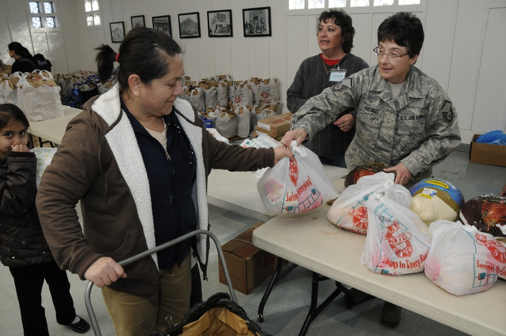 Nevada Air National Guard helps Holiday Community