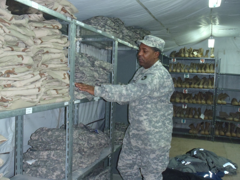 Camp Arifjan uniform program saves soldiers money