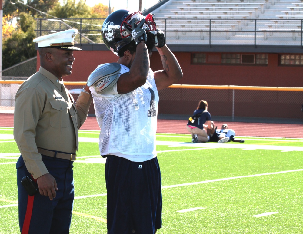 Semper Fidelis All-American Bowl players learn to work with new teammates