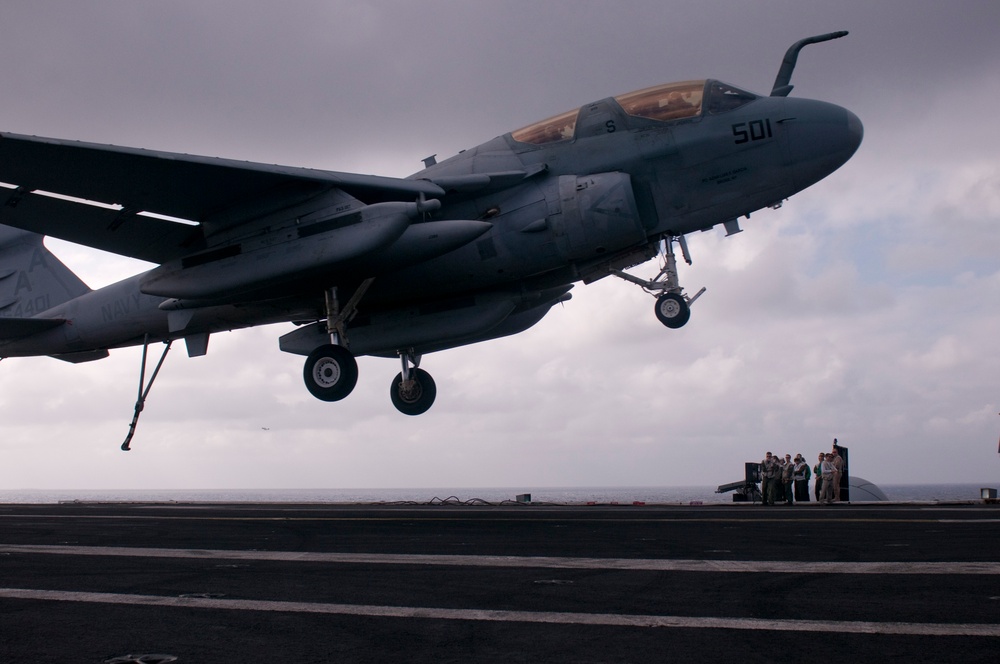 USS Carl Vinson continues Pacific deployment