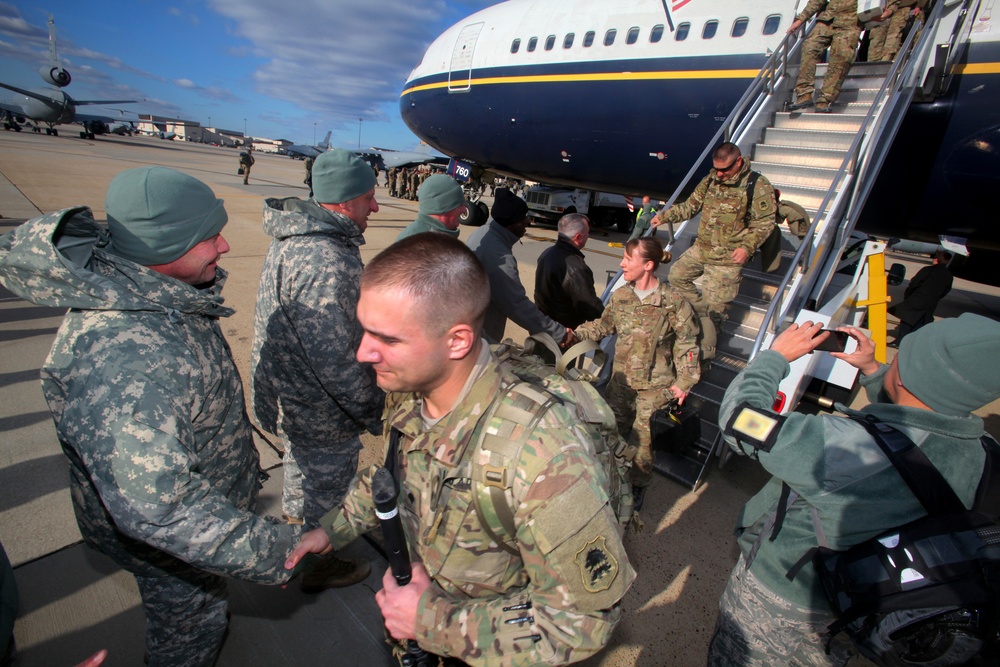 119th soldiers reunited with families