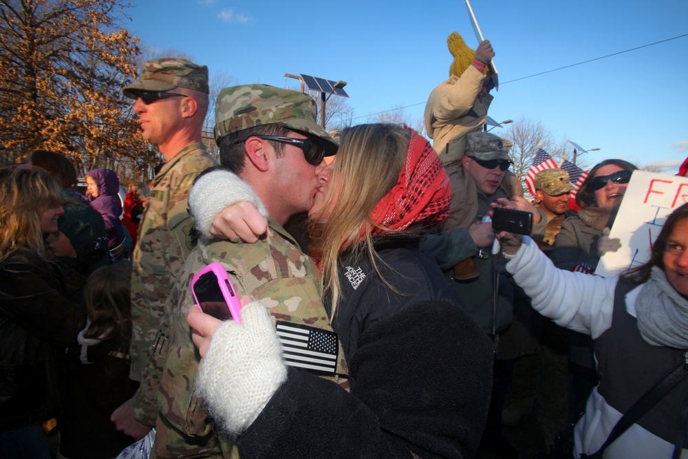 119th soldiers reunited with families