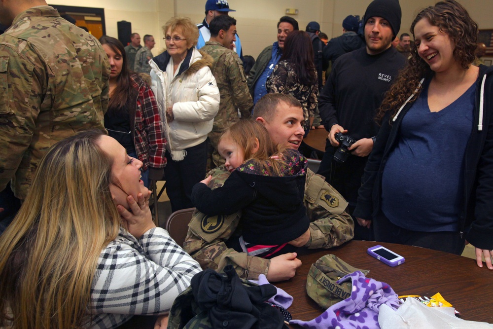 119th soldiers reunited with families