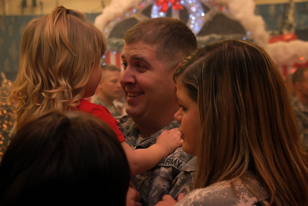 Engineers return from Iraq, cut forces in Afghanistan