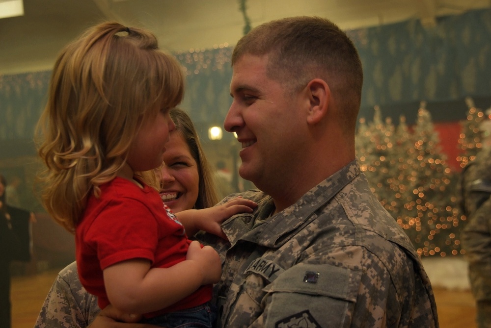 Engineers return from Iraq, cut forces in Afghanistan