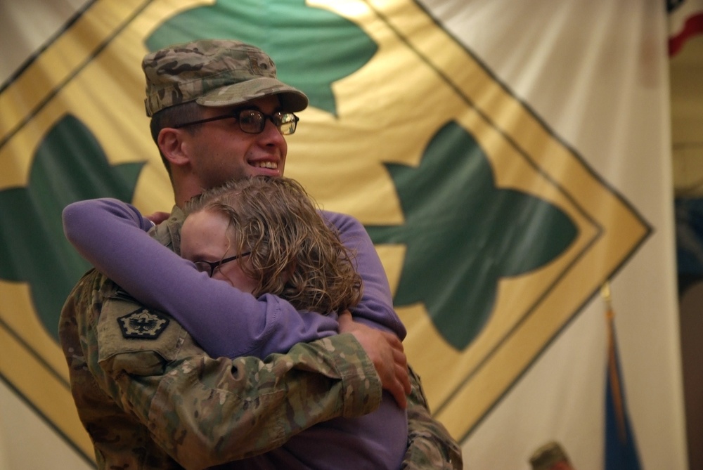 Engineers return from Iraq, cut forces in Afghanistan