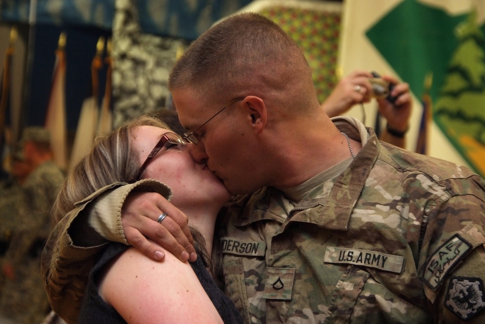 Engineers return from Iraq, cut forces in Afghanistan