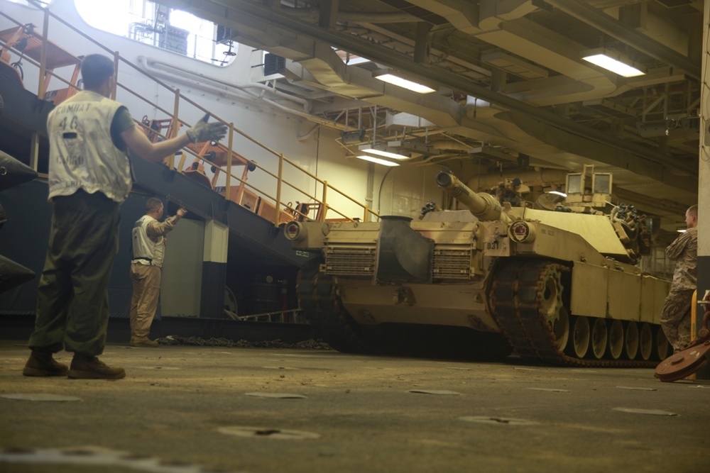 11th MEU conducts well deck operations aboard USS Makin Island