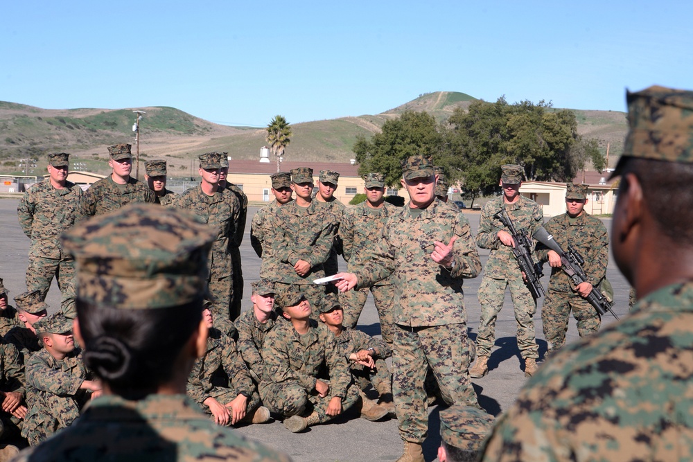 General visits 4th Recon before Black Sea Rotational Force Deployment