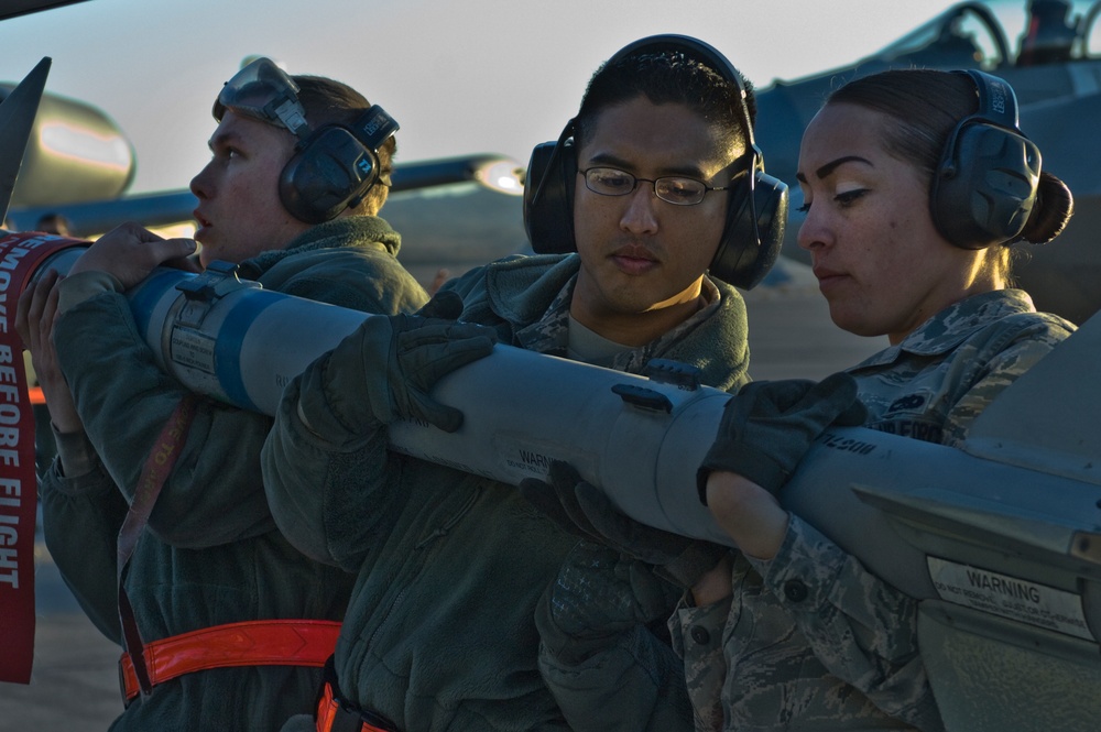 Fourth quarterly load crew competition