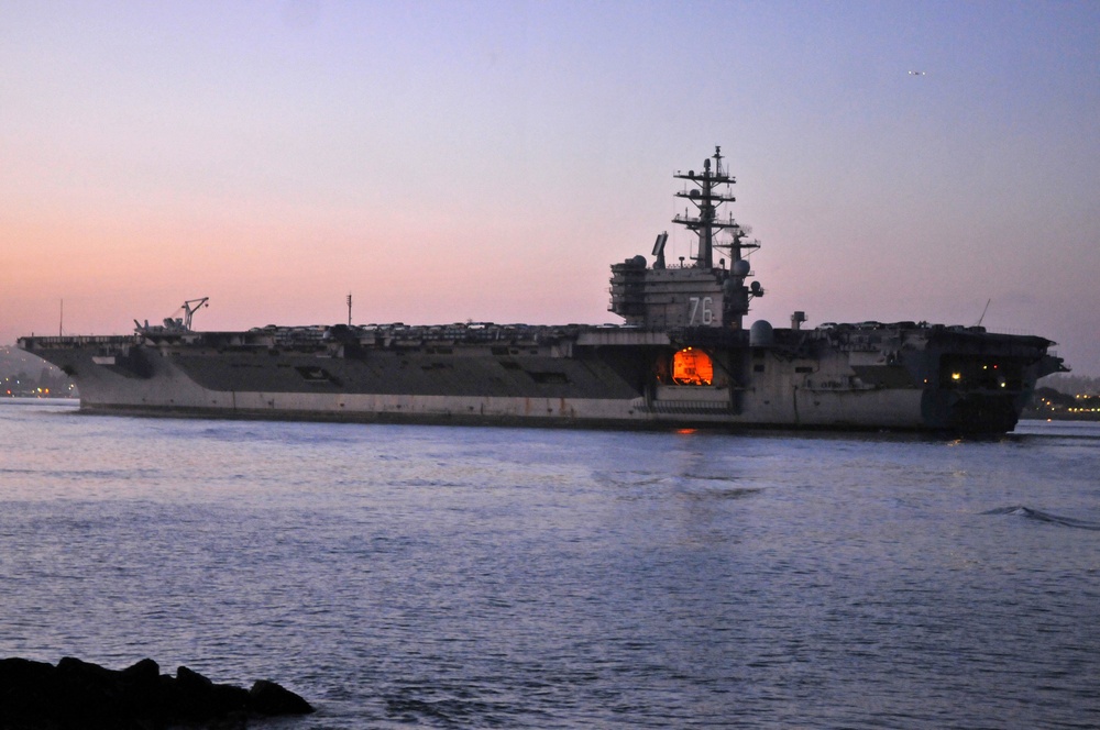 USS Ronald Reagan transits San Diego Bay
