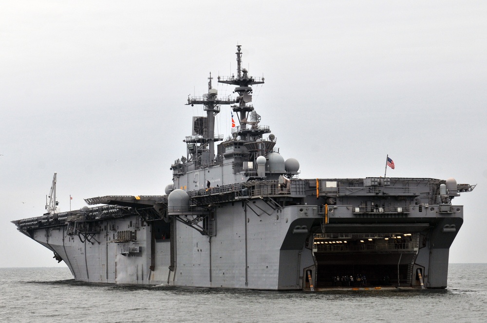 USS Kearsarge well deck operations