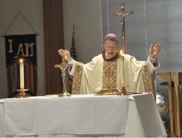 Archbishop of US military services visits Kuwait for Christmas