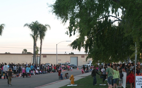 iGo to Miramar: iCarly cast visits for premiere