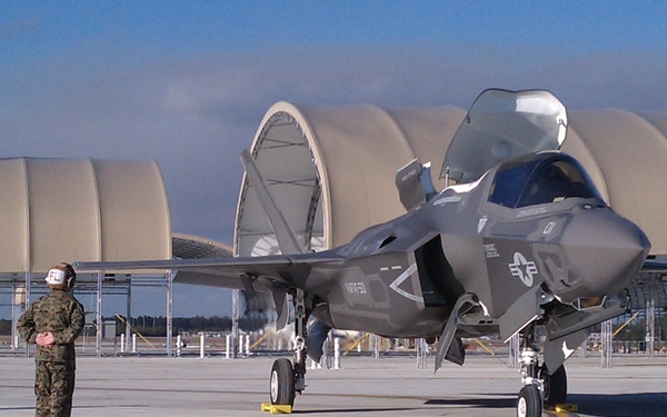 Lightning strikes twice for 2nd MAW: Marine Corps welcomes first F-35B aircraft to its fleet