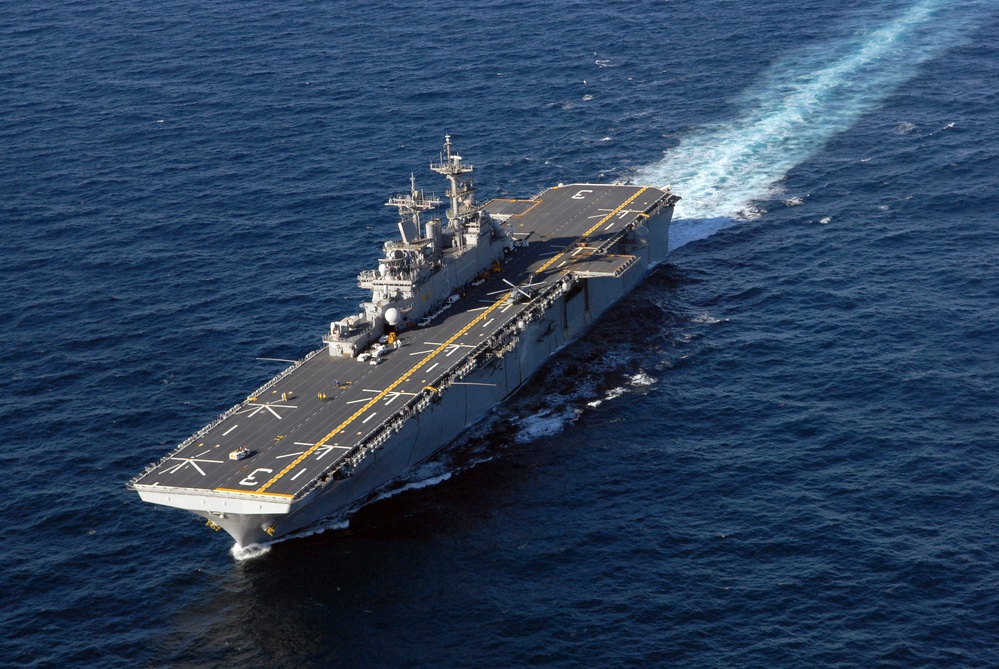 USS Kearsarge transits the Atlantic Ocean