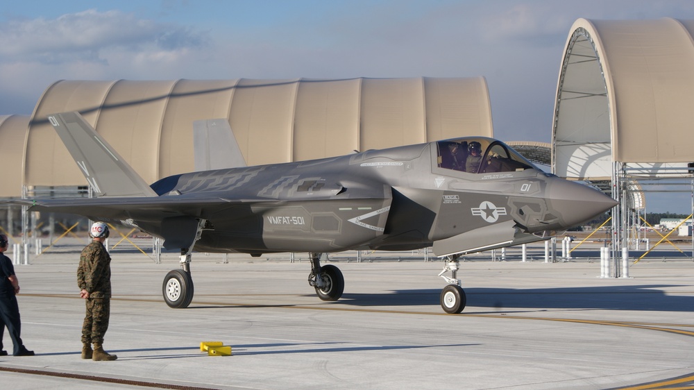 Lightning strikes twice for 2nd MAW: Marine Corps welcomes first F-35B aircraft to its fleet