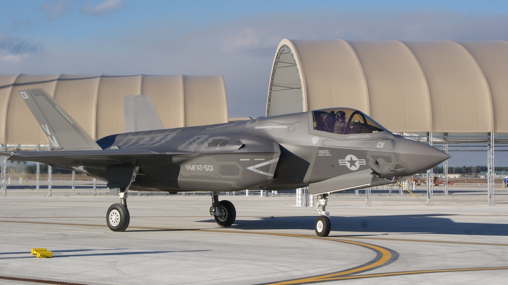Lightning strikes twice for 2nd MAW: Marine Corps welcomes first F-35B aircraft to its fleet