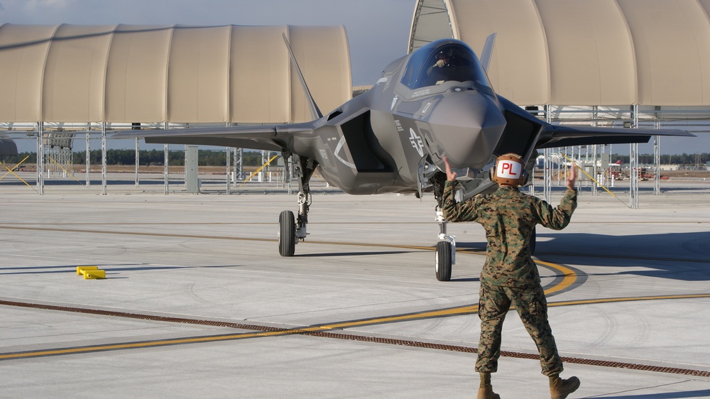 Lightning strikes twice for 2nd MAW: Marine Corps welcomes first F-35B aircraft to its fleet