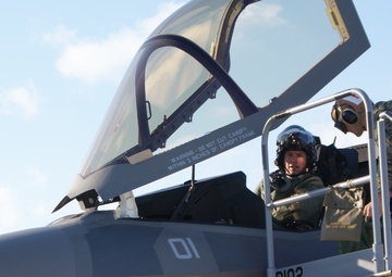 Lightning strikes twice for 2nd MAW: Marine Corps welcomes first F-35B aircraft to its fleet