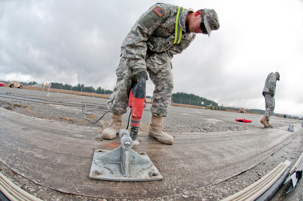 Construction project puts 585th engineers back in the saddle