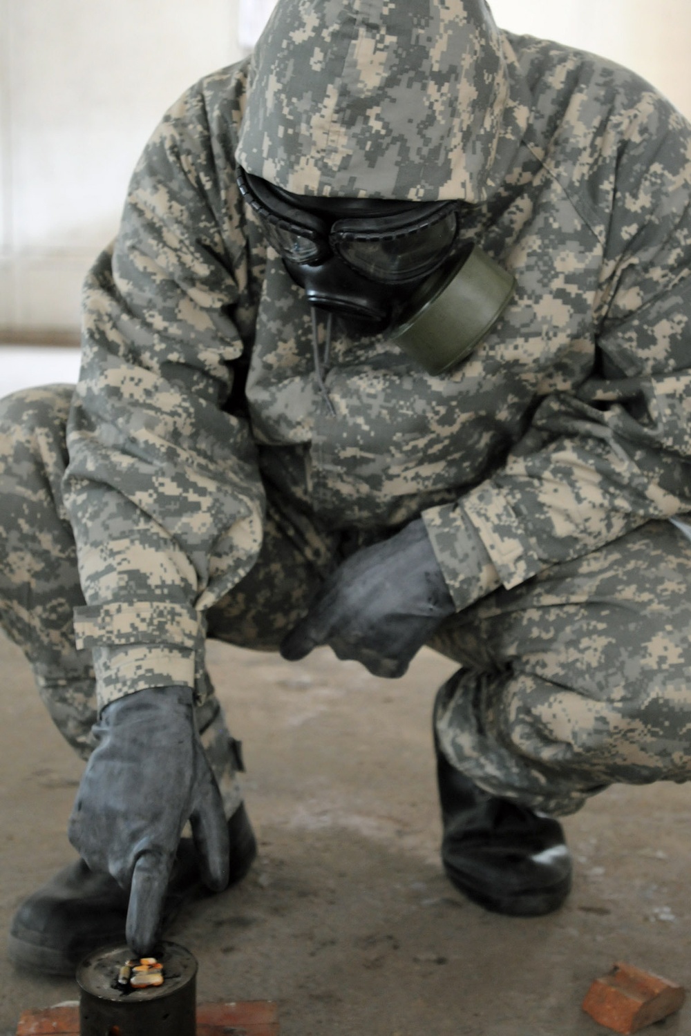 ‘Vanguard’ soldiers unmask with confidence during CBRN training