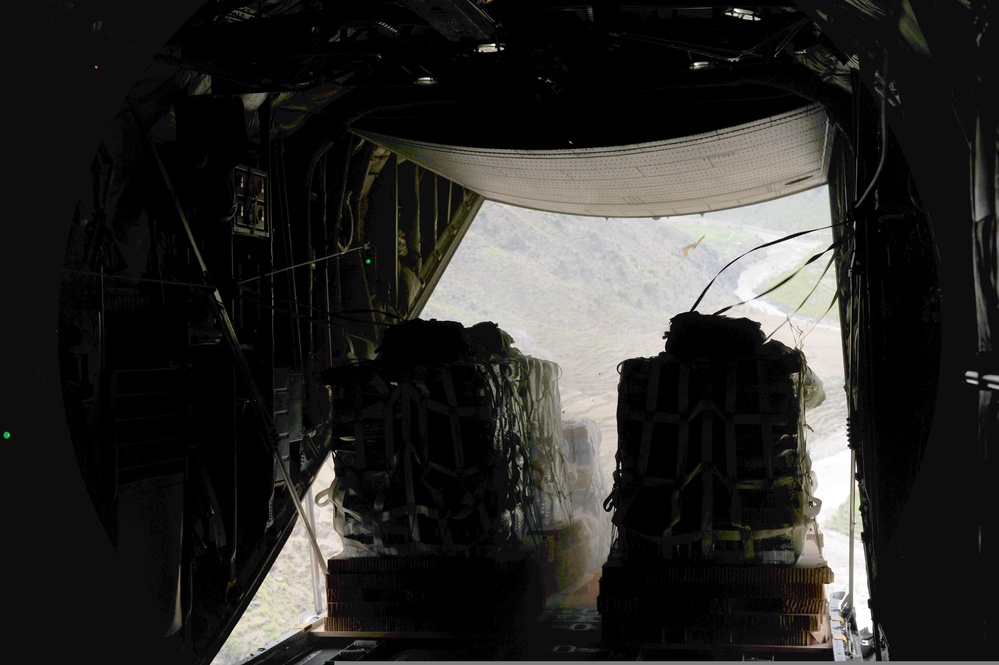 Afghanistan airdrops surpass record levels in 2011