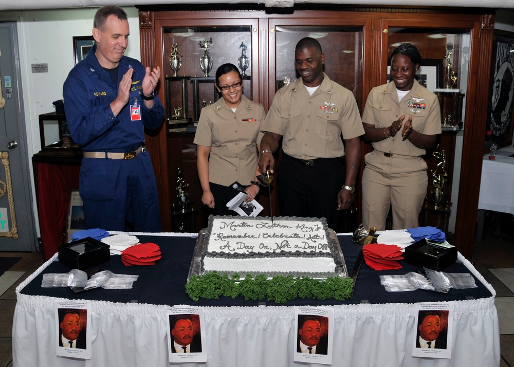 USS George Washington in Japan