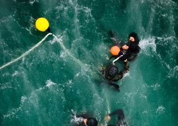 Rope suspension training in Rota, Spain
