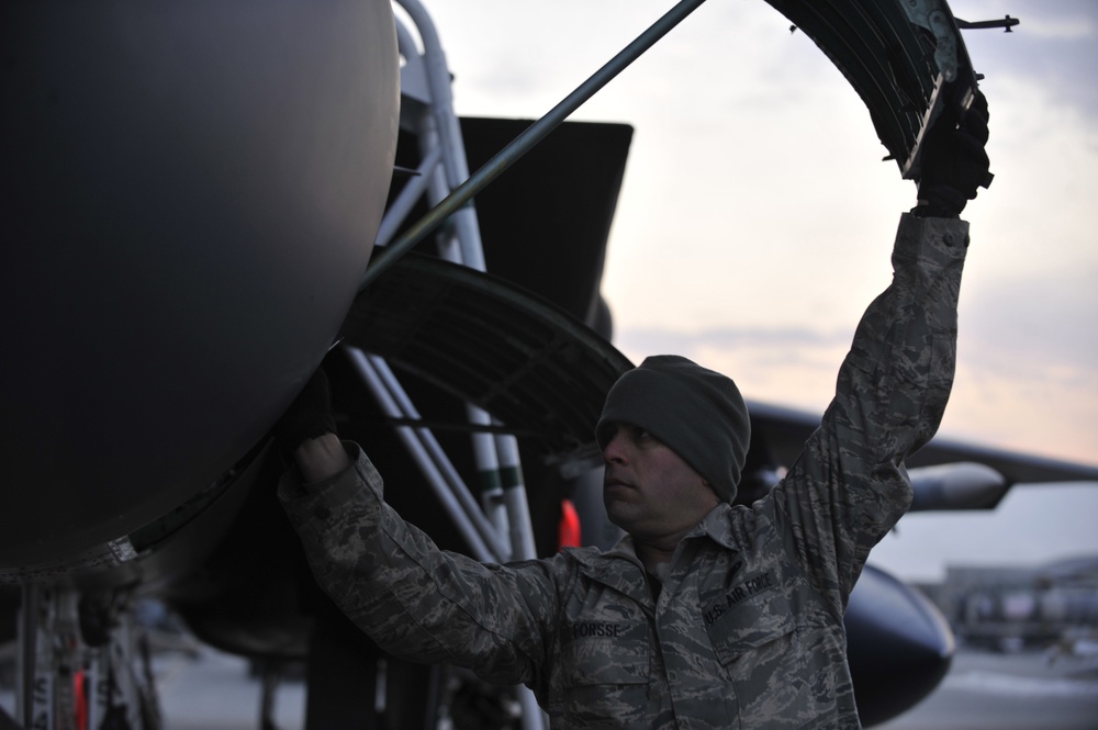 F-15E Strike Eagle reaches 10,000 logged flying hours