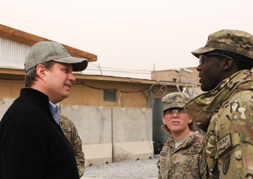 Michigan Representative Huizenga speaks with Regional Command (South) constituents
