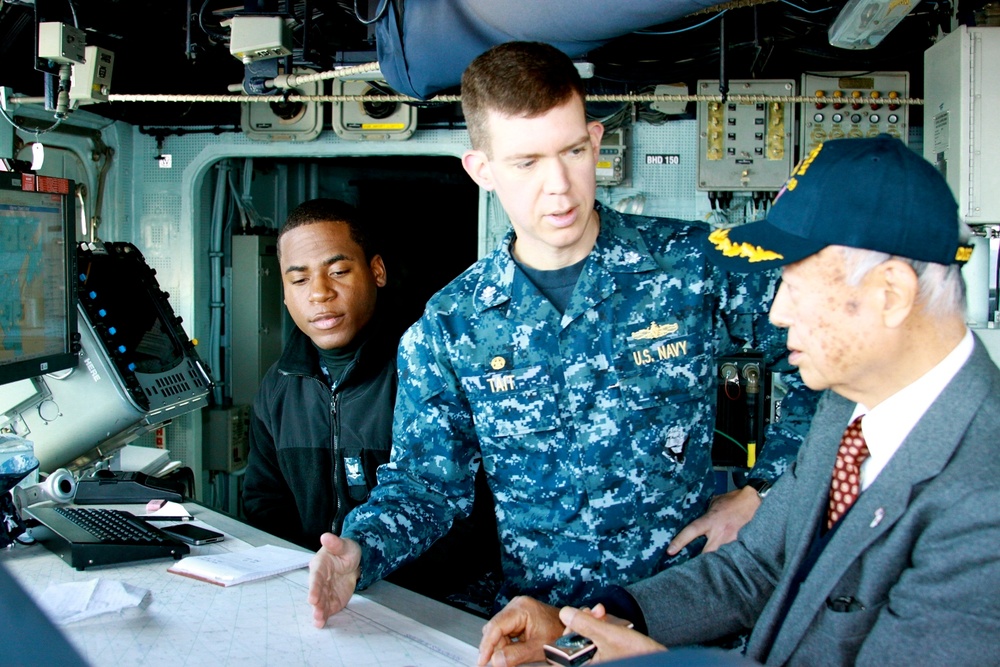 Historian visits USS Mustin