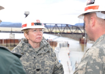 Division commander leaves Music City in tune with Nashville District's 'people'