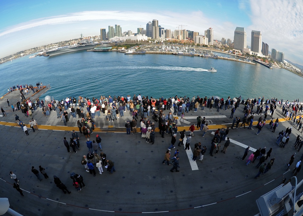 USS Bonhomme Richard friends and family day cruise