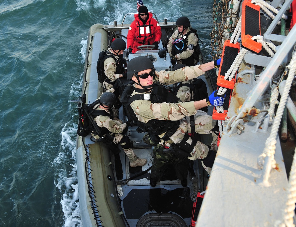 USS Porter sailors conduct exercise