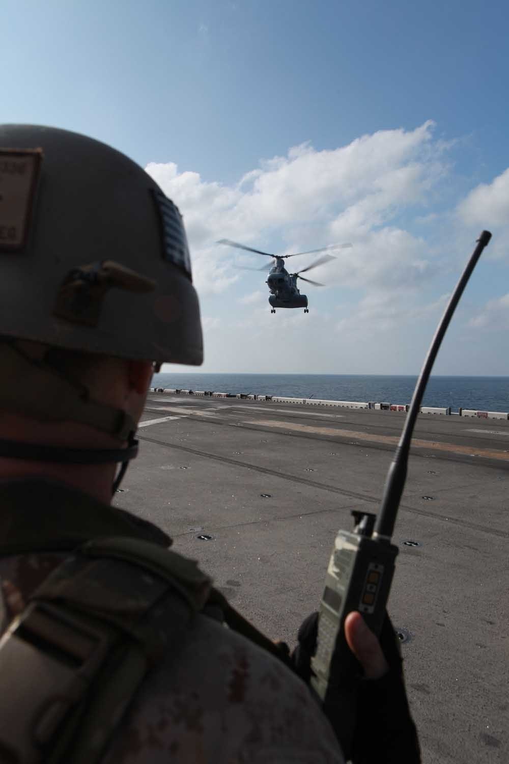 11th MEU raiders fast-rope aboard USS Makin Island