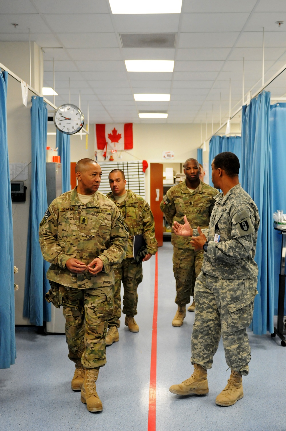 Incoming ISAF command sergeant major tours the NATO Role 3 Multinational Hospital