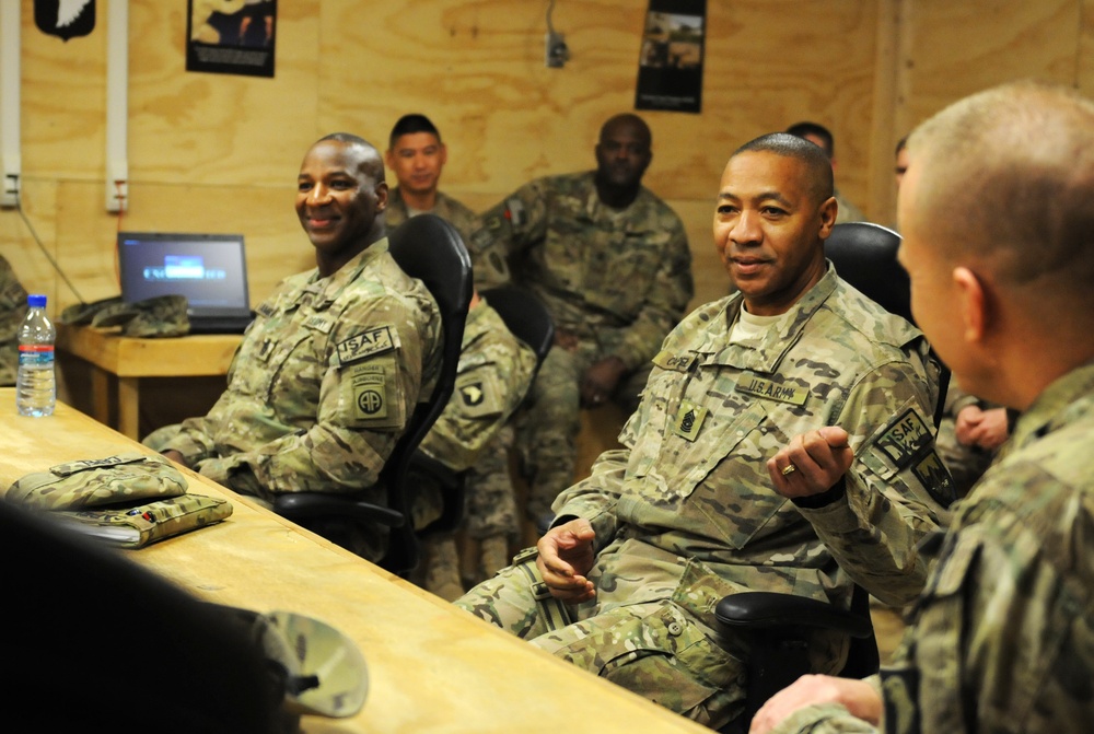 Incoming ISAF command sergeant major meets with 159th Combat Aviation Brigade enlisted leaders