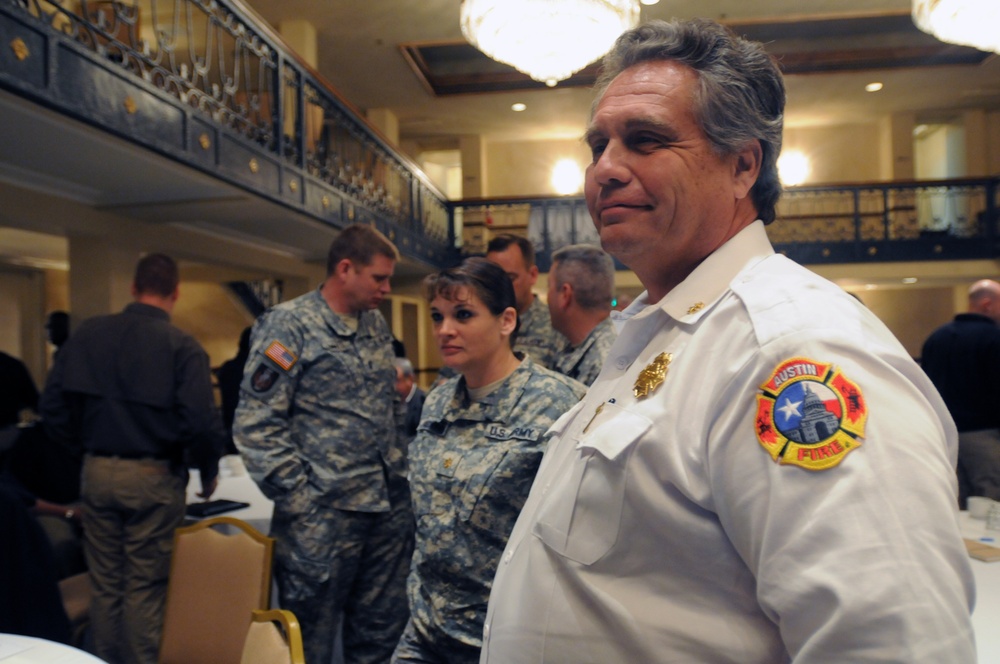 United States Marine Corps briefs Texas emergency management agencies