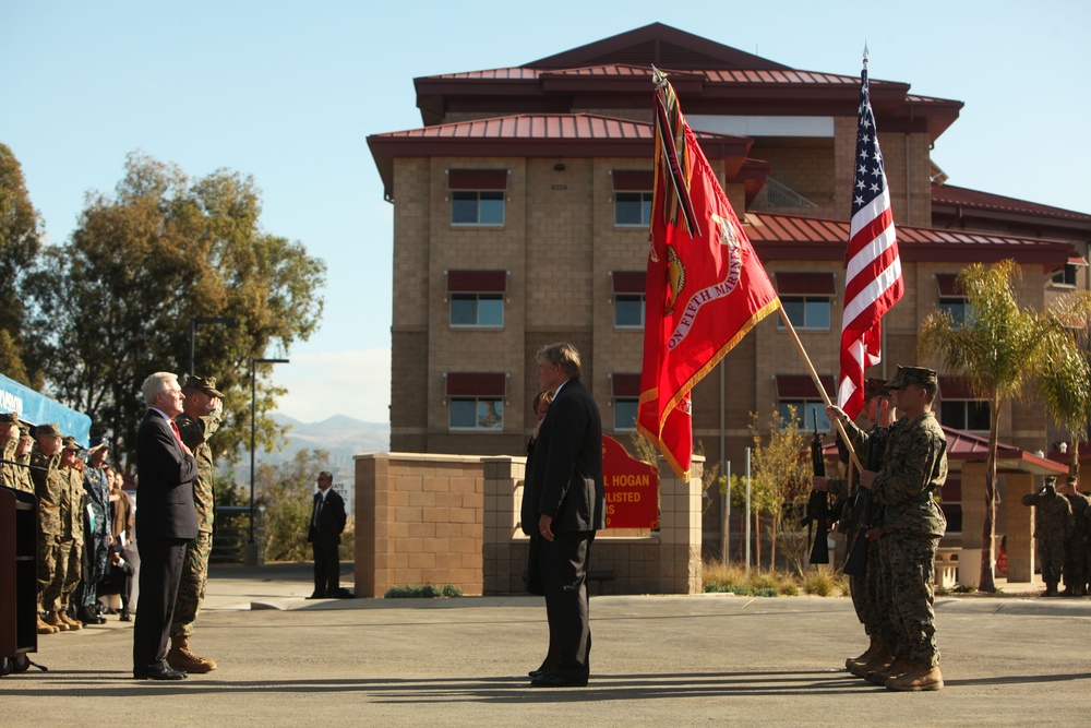 SecNav presents Navy Cross to fallen Marine’s family