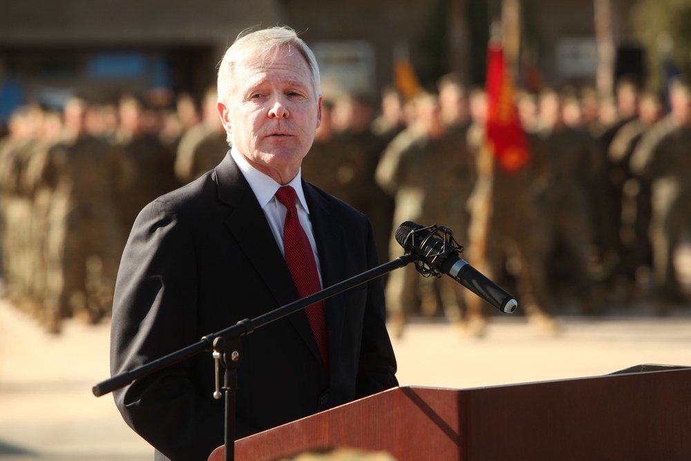 SecNav presents Navy Cross to fallen Marine’s family